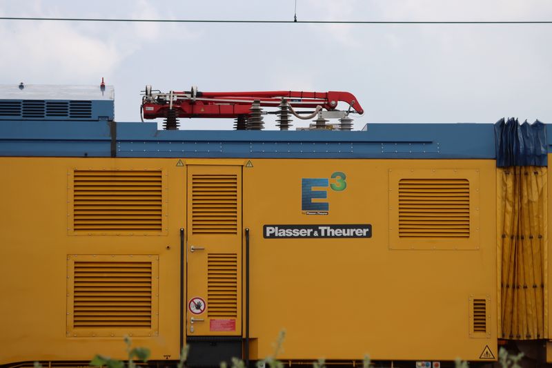 De nieuwe stopmachine van VolkerRail voor de eerste keer ingezet